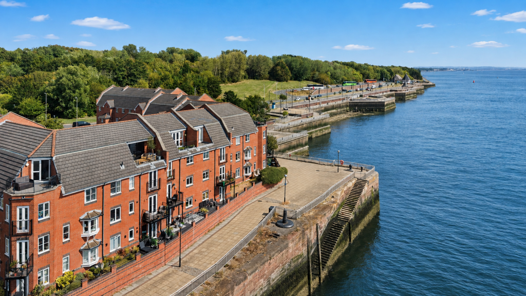 Apartment in Liverpool, Dingle - More