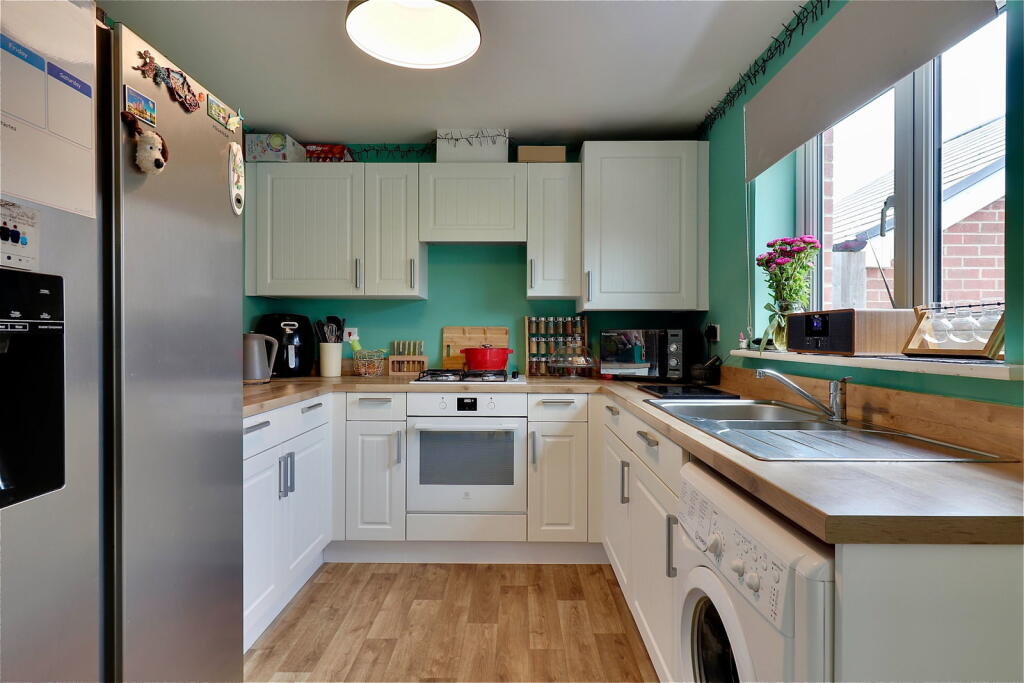 House in Newport, Llantilio Pertholey - More