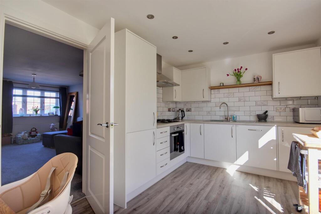 Hudson Avenue, Anlaby, Hull - View 6