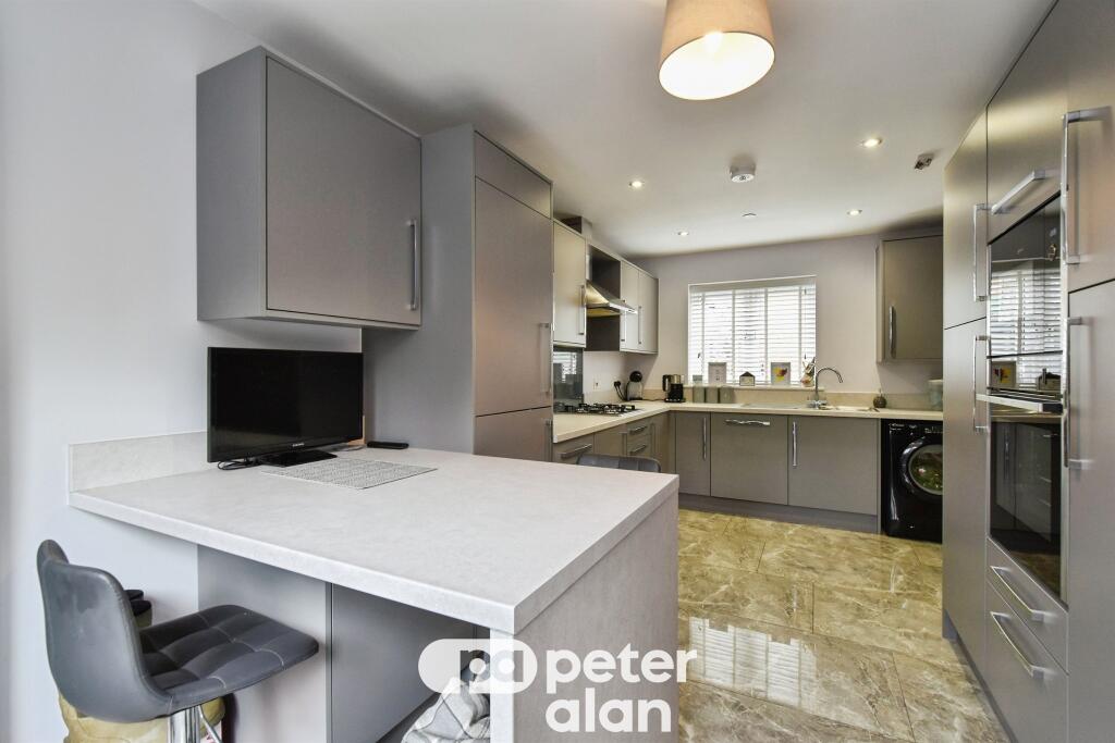 House in Aberdare, Aberaman North - View 4