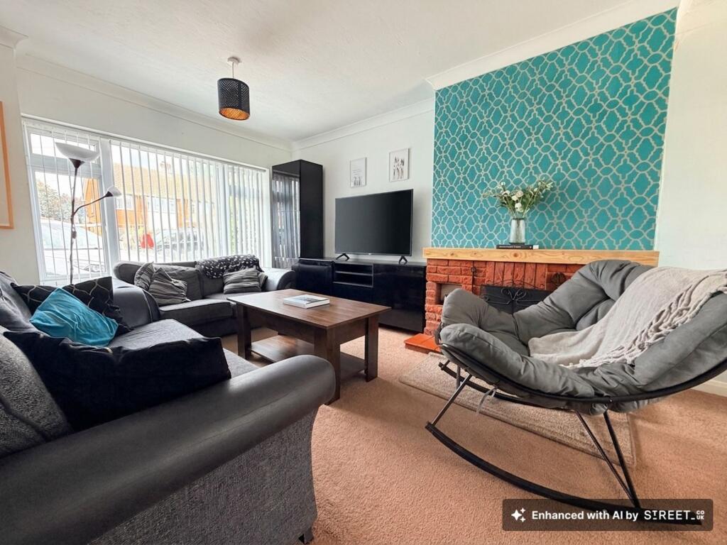 House in Nuneaton and Bedworth, Warwickshire - View 2