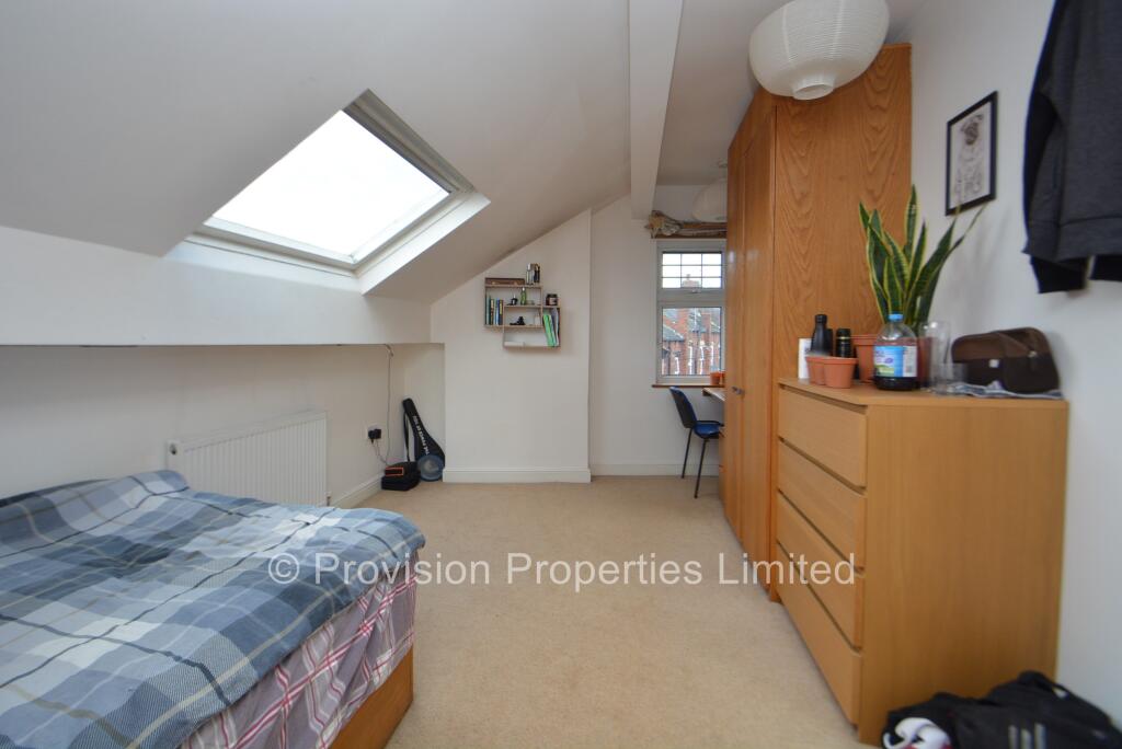 House in Leeds, Beckett Park, Headingley - More
