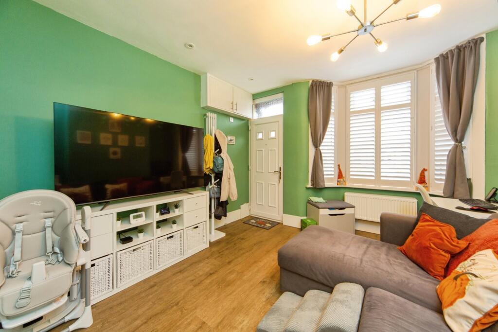 House in Wirral, Liverpool City Region - View 4