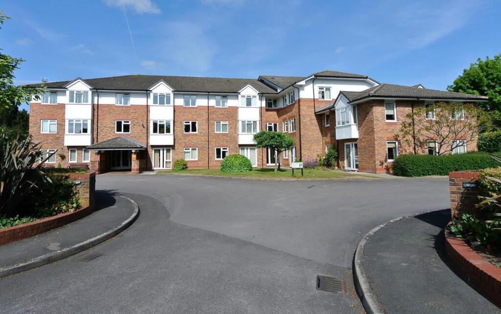 1-bed house on Crockford Park Road, Addlestone, £87,500