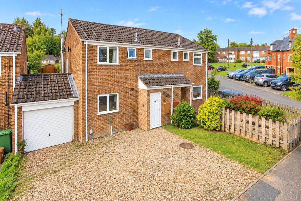 House in Flitwick, Central Bedfordshire - View 4