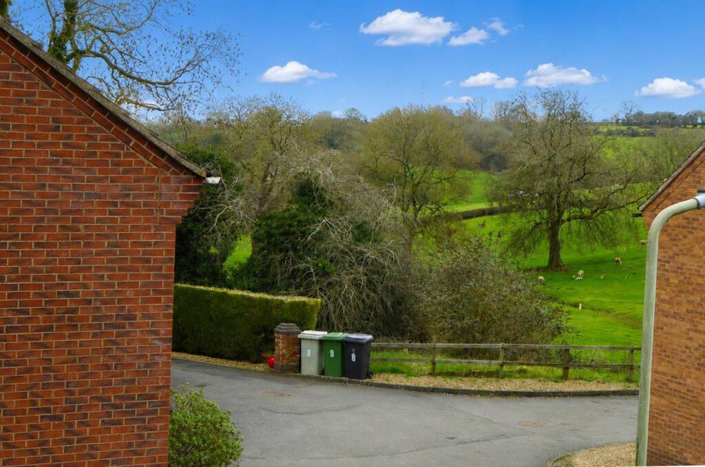 Brook Close, Uppingham photo 4