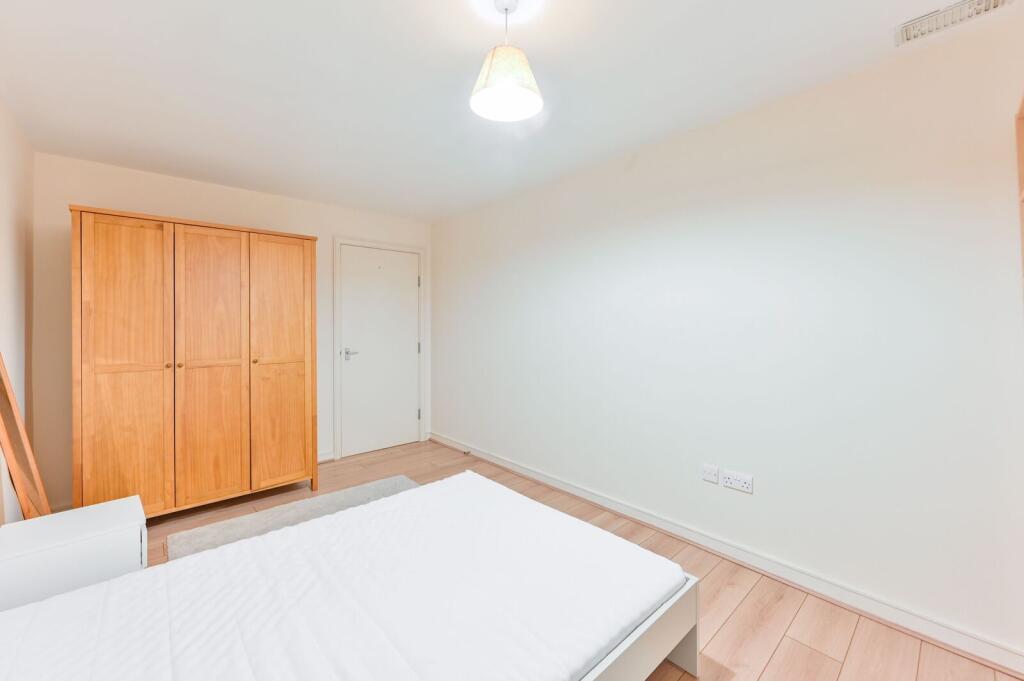 Apartment in London - More