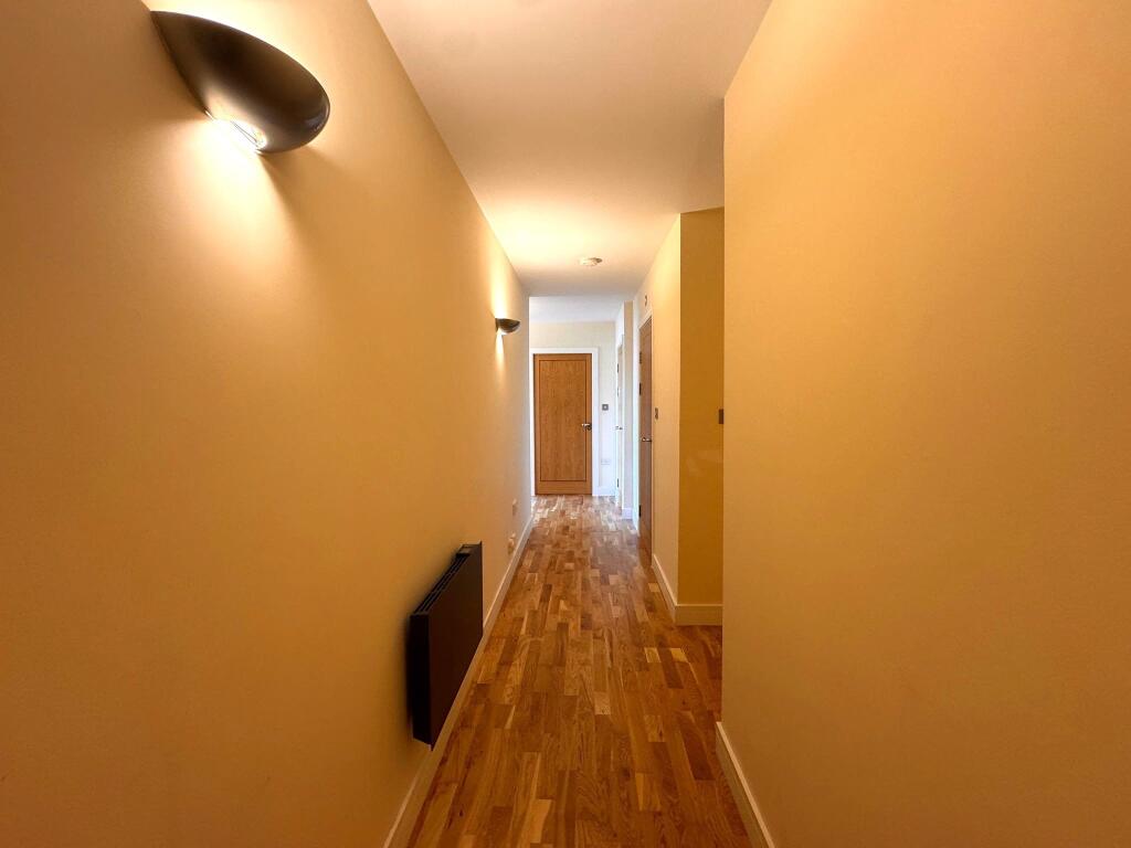 Apartment in Cardiff, Crockherbtown, Castle - View 4