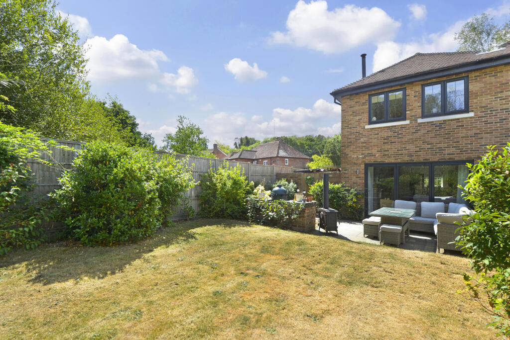House in Waverley, Hascombe - More