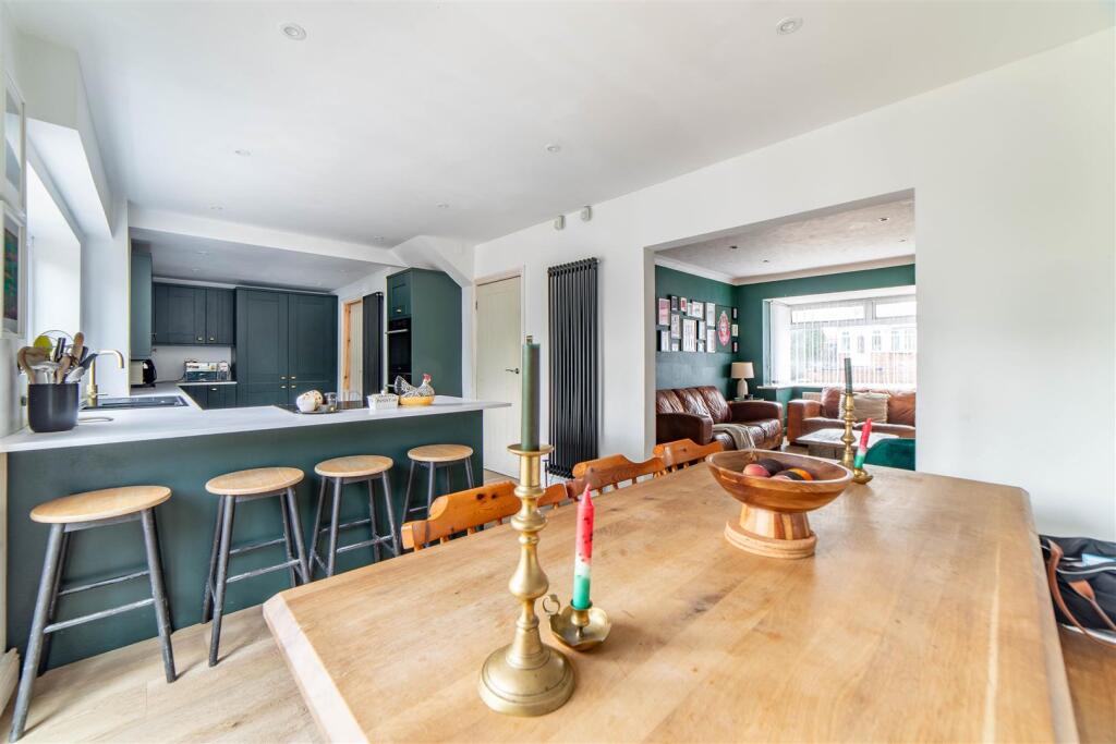 House in Newcastle upon Tyne, Blakelaw, Denton Burn - View 4