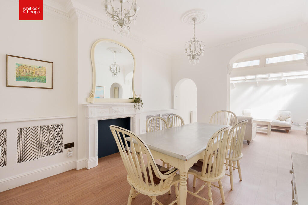 Apartment in Hove, Brunswick - View 4