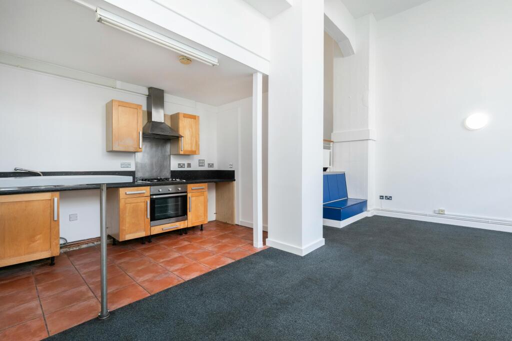 222 Kingsland Road 9.jpg