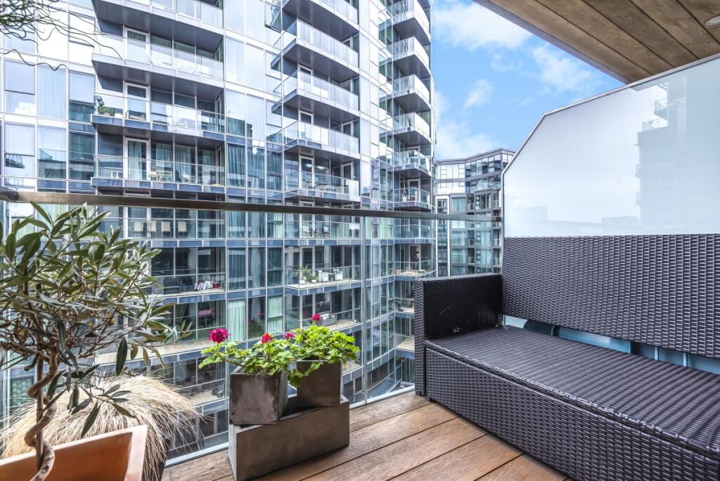 Apartment in London, Battersea Reach, Wandsworth - View 2