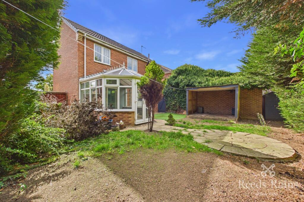 House in Wakefield - More
