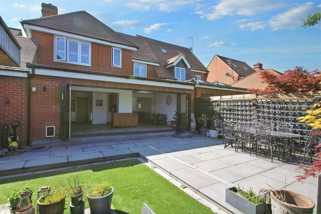 Bell Hill Close, Billericay photo 4