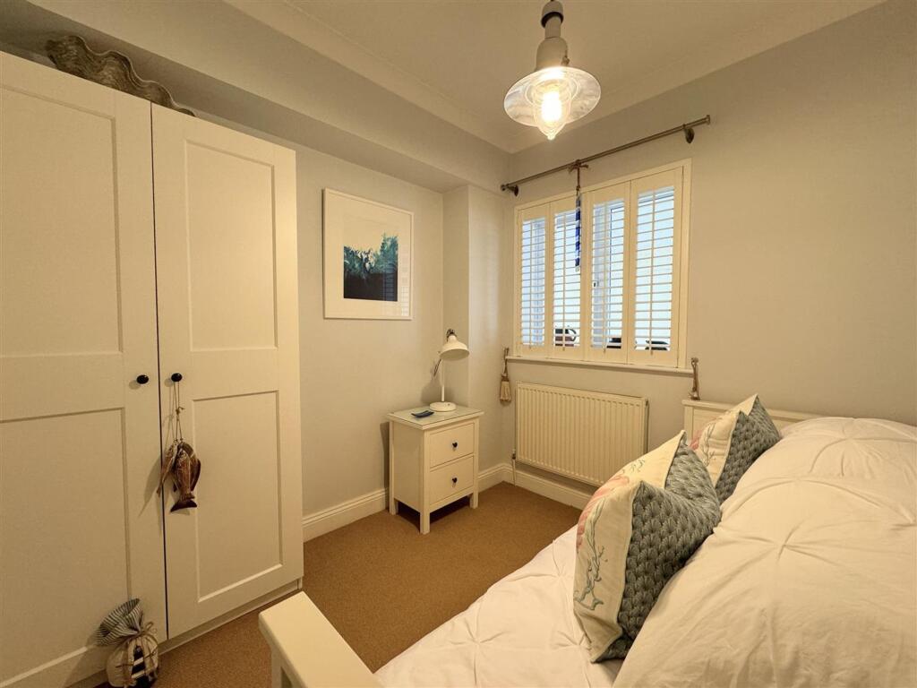 Apartment in Truro - More