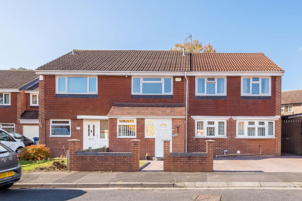 4-bed semi-detached on Gatwick Court, Kingston Park, Newcastle Upon Tyne, £300,000