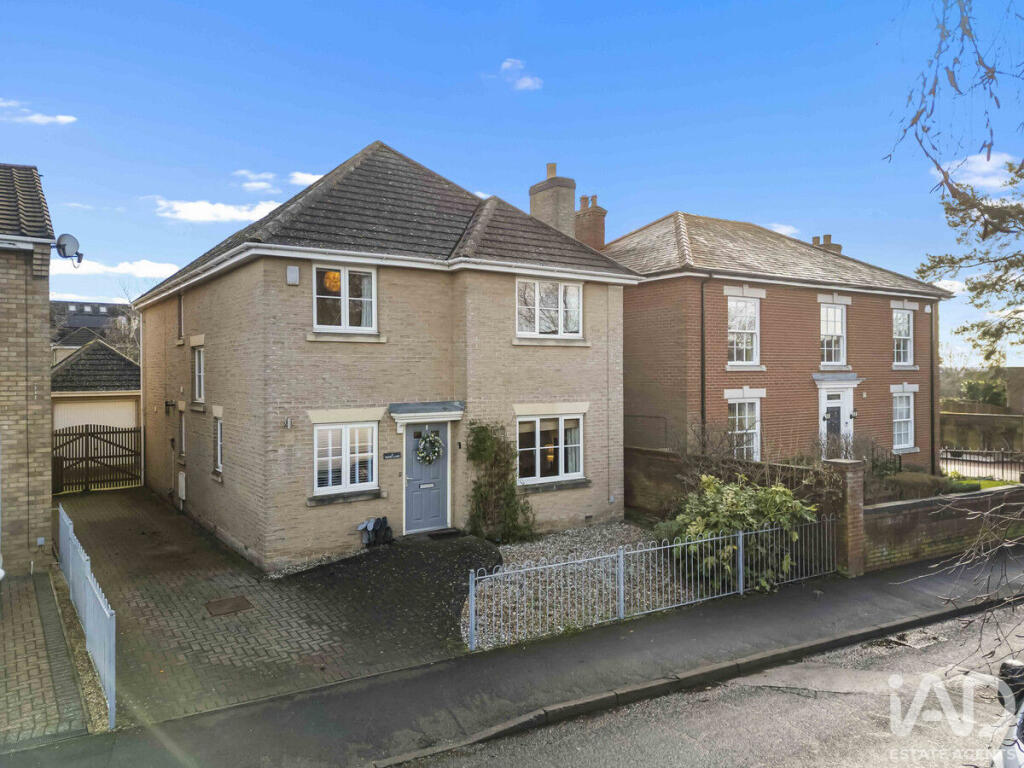 4-bed detached on Wood Lane, Stretham, Cambridgeshire, £499,995