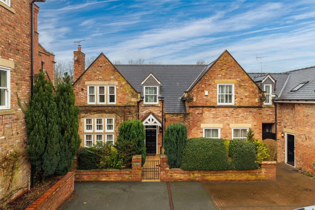 Main image of property: Strathalyn, Rossett, Wrexham, LL12