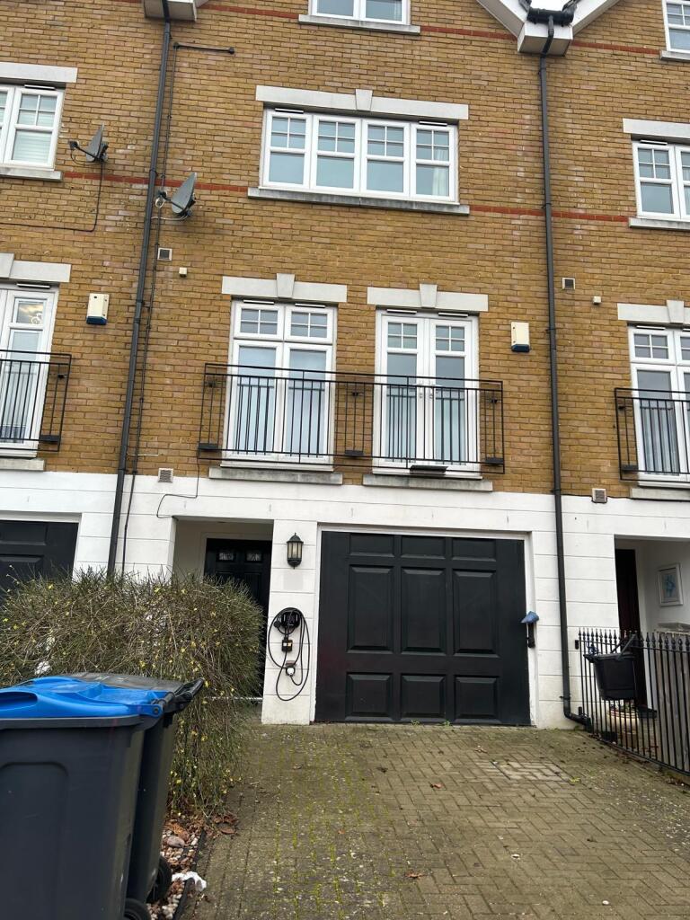 Main image of property: Avondale Road, South Croydon, CR2