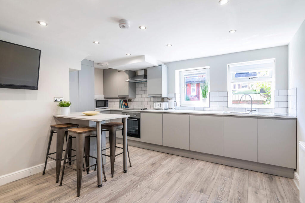 House in Leeds, Burley - View 2