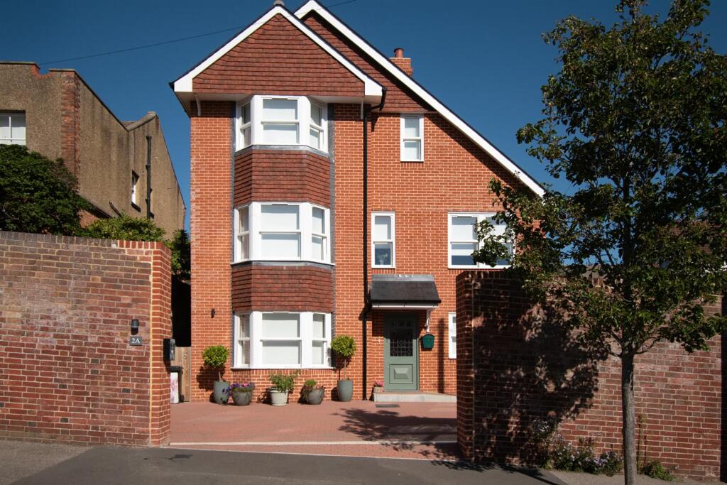 House in Tonbridge - More