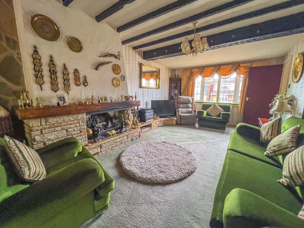 House in Nuneaton and Bedworth, Warwickshire - View 3