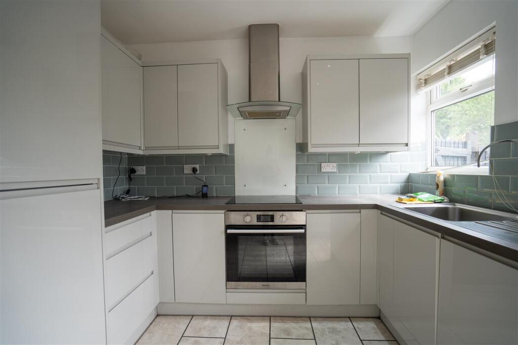 House in Birmingham, West Midlands - More