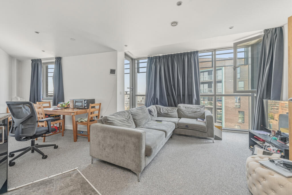 Apartment in Leeds, West Yorkshire - View 4