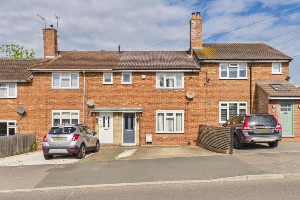 2-bed terraced on Great Elms Road, Hemel Hempstead, HP3, £400,000
