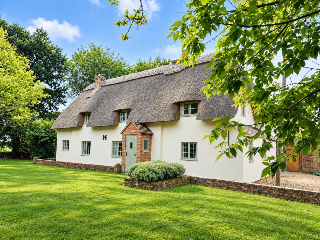 Main image of property: Scallows Lane, West Wellow SO51 6DX