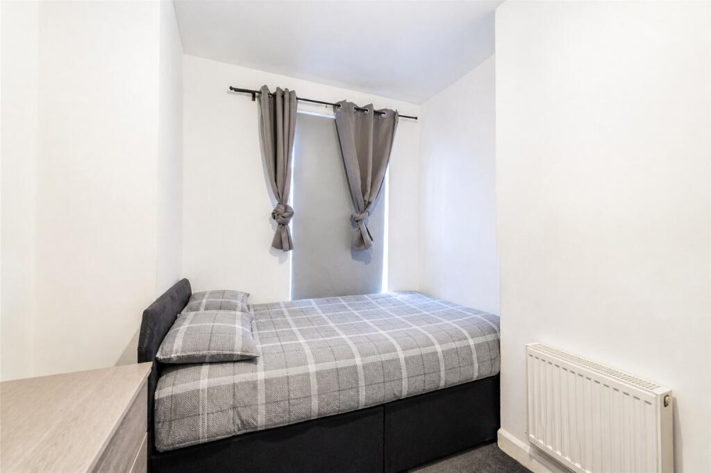 4 bedroom terraced house for rent