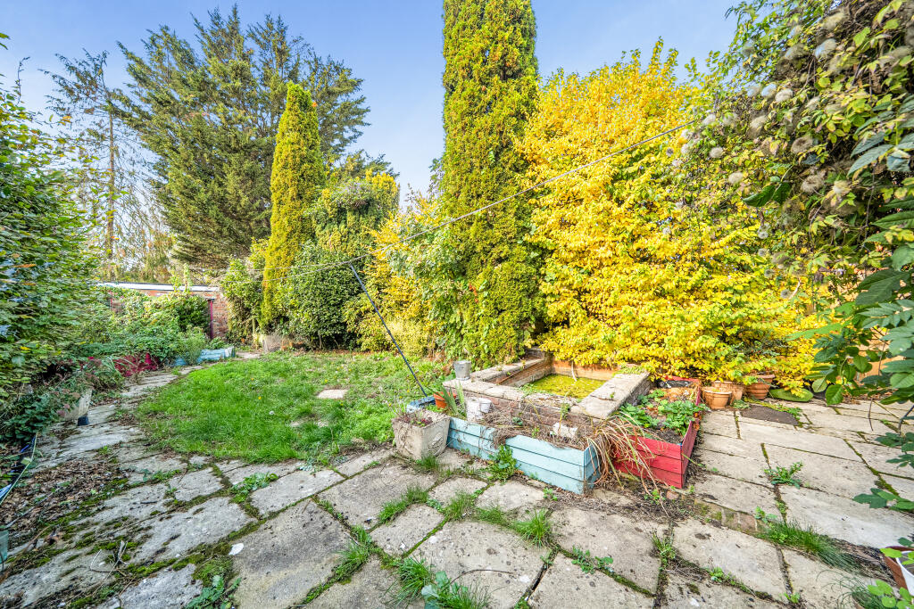 House in Swindon, Old Town, Walcot West - More