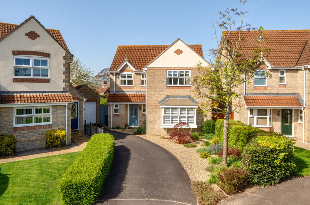 Grangefields, Street, BA16