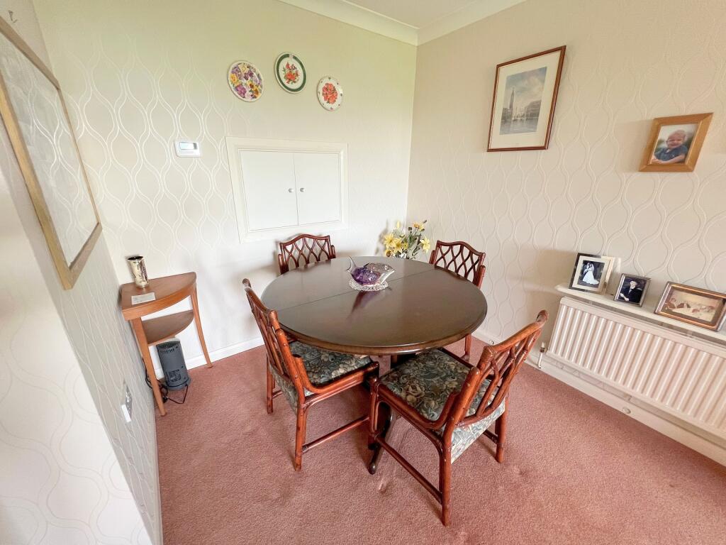 Sea Road, Barton on Sea, Hampshire. BH25 7PF photo 3