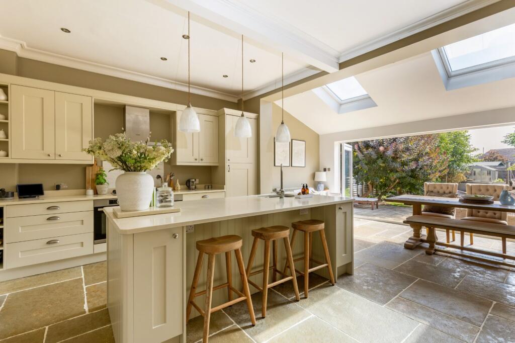 House in Cheltenham, Lynworth, Cleevemount - View 5