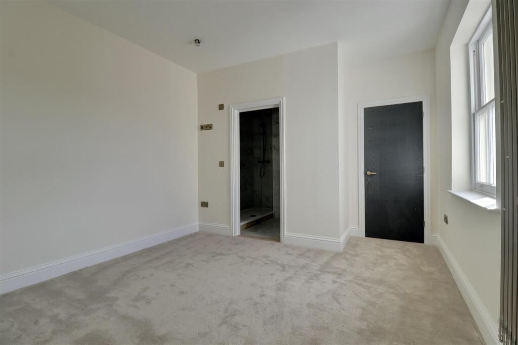 Apartment in Portsmouth - More