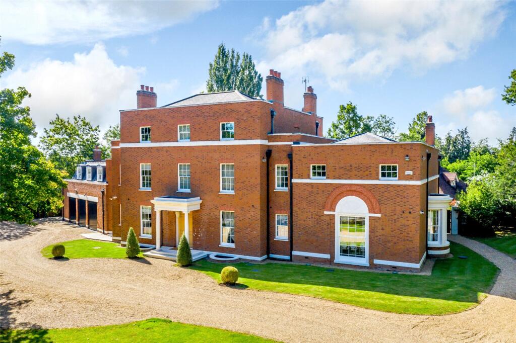 Main image of property: Hadley Common, Hertfordshire, EN5