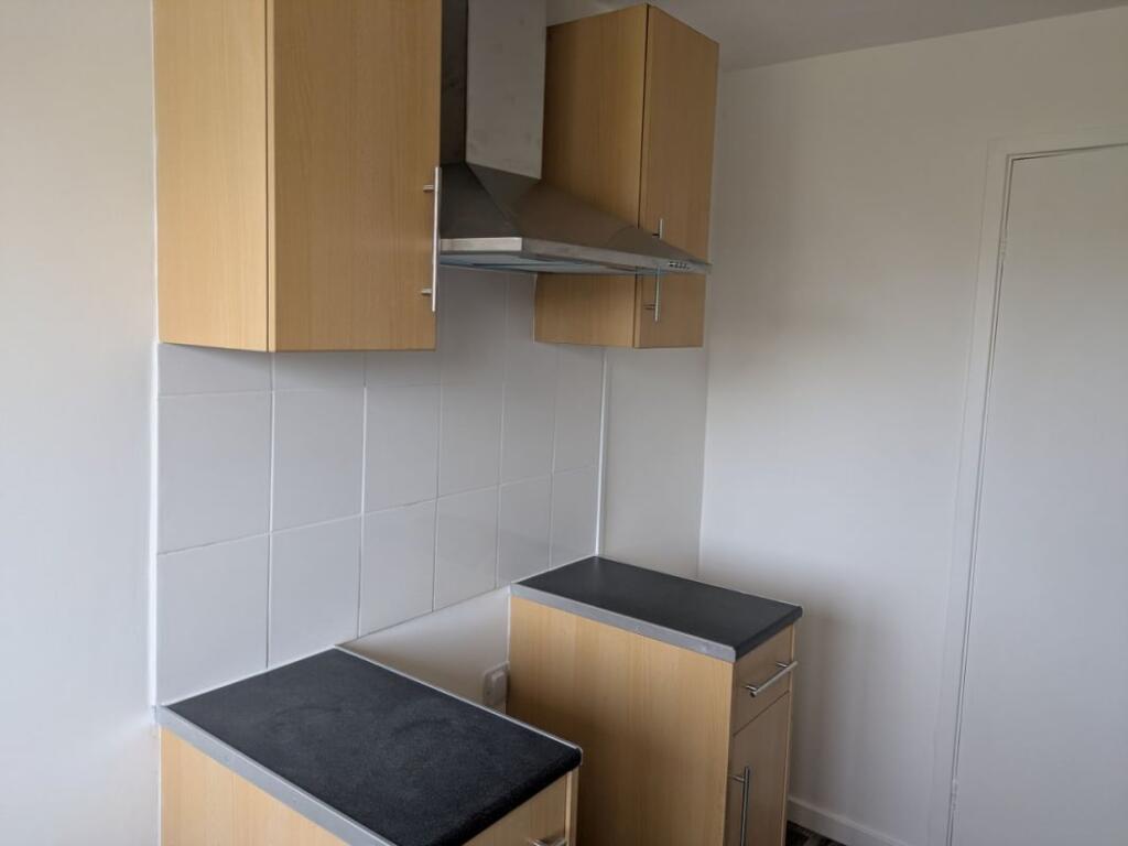Apartment in Broxtowe, Assarts Farm Estate, Nuthall - View 3