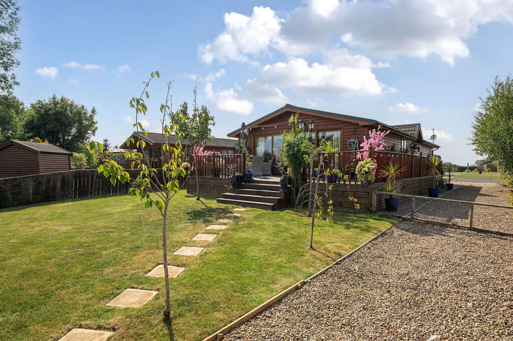 2-bed caravan on Hurworth Springs Country Park, Neasham Road, Hurworth Moor, Darlington, DL2 1PY, £240,000