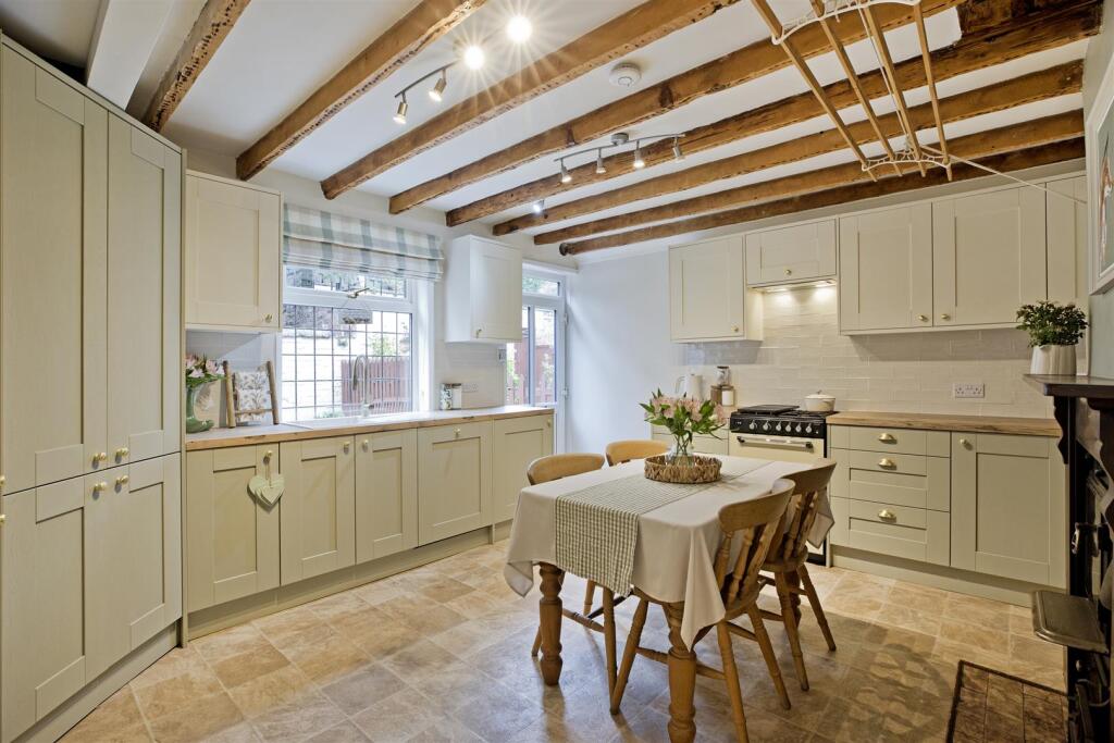 House in York - View 3