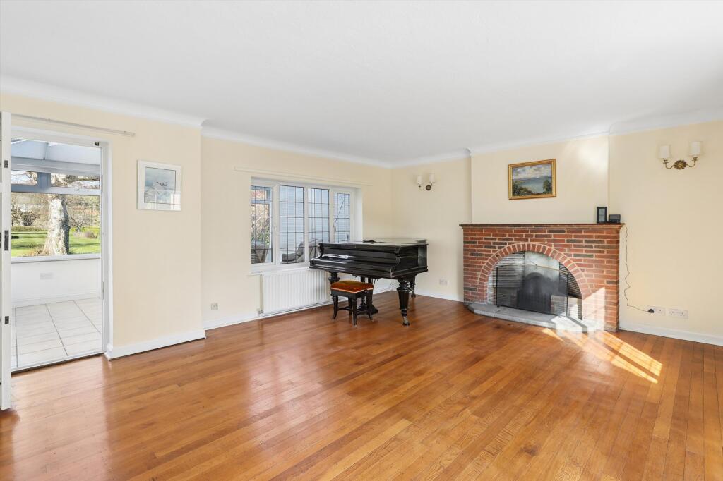 House in Esher - View 5