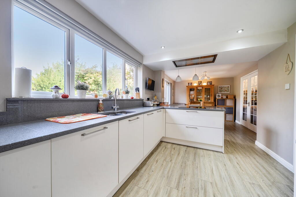 House in Basingstoke and Deane, Bramley - View 3