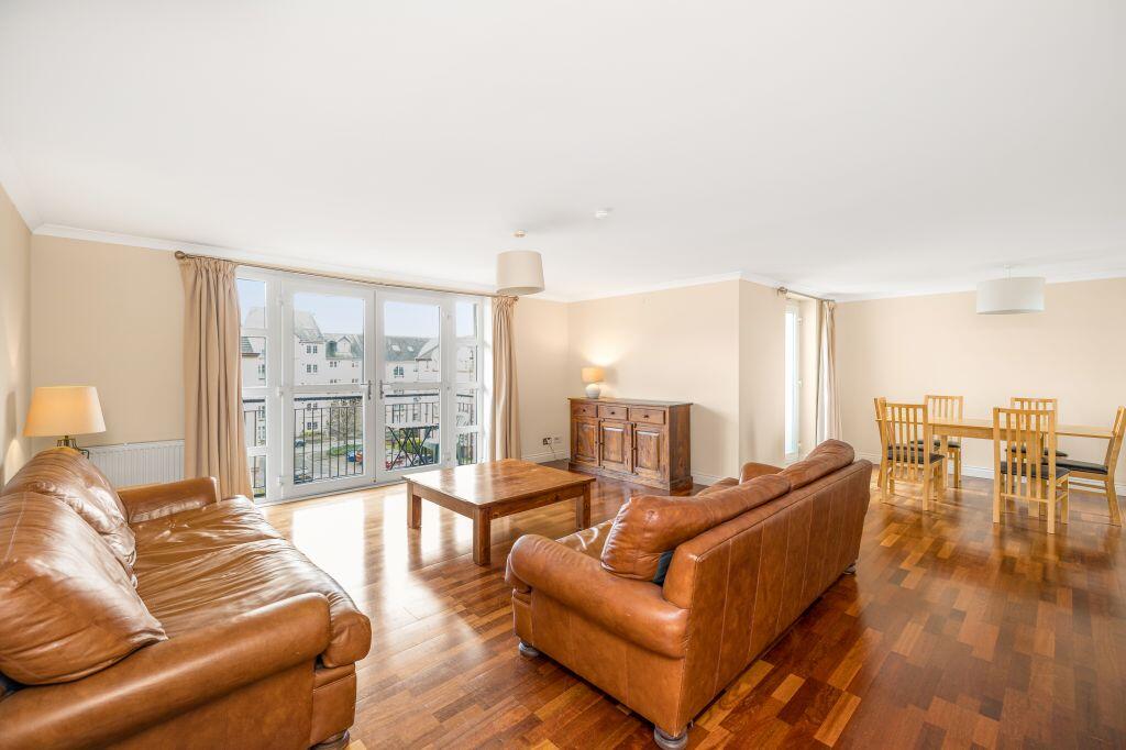 Apartment in Edinburgh, The Shore, Leith - View 2