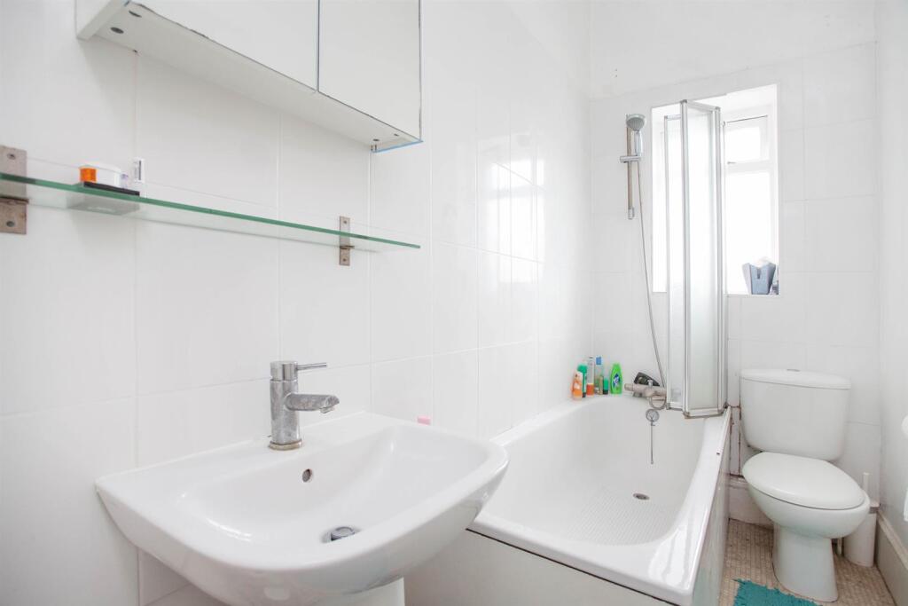 Apartment in London - More