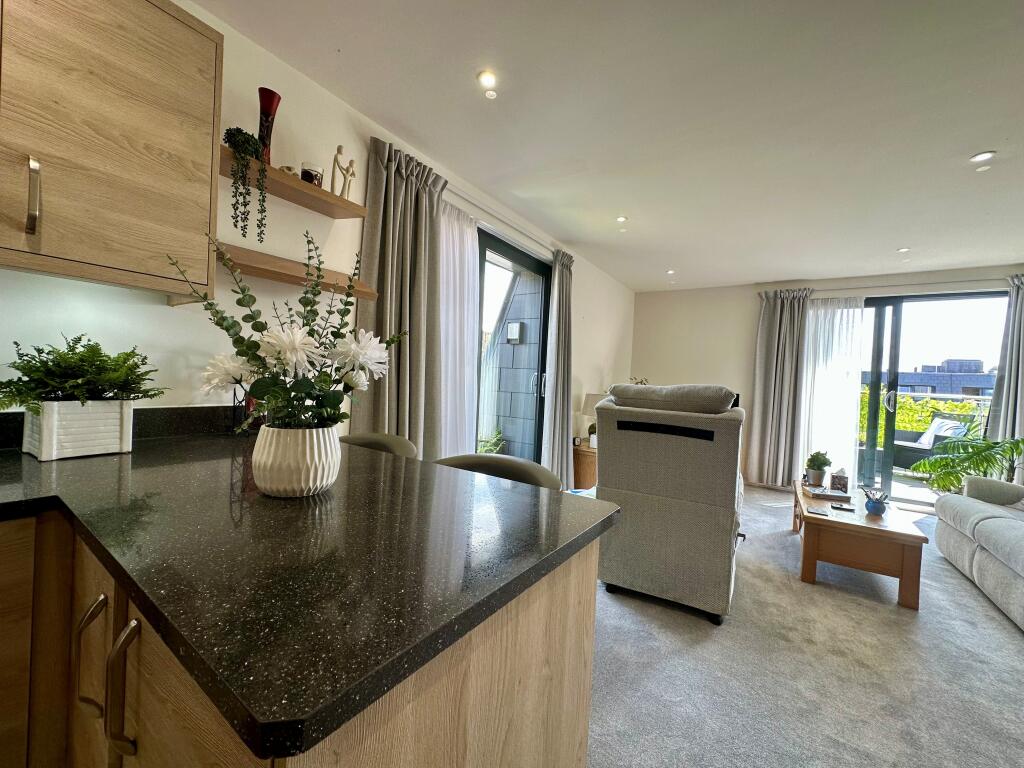Apartment in Salisbury, Wiltshire - More