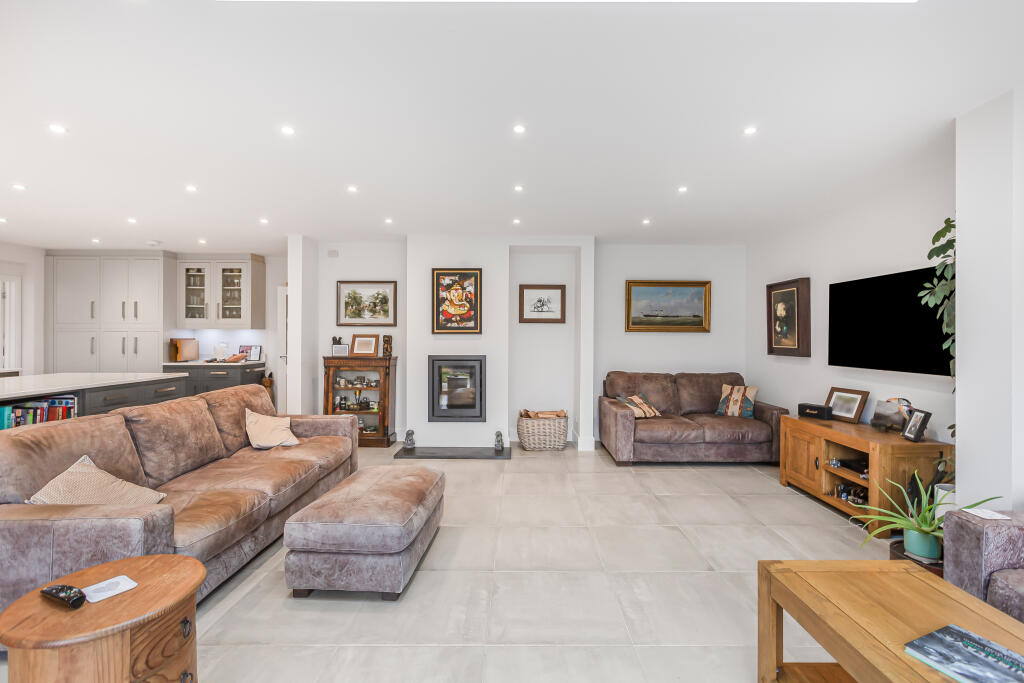 Additional image 9 of Mannicotts, Welwyn Garden City, Hertfordshire, AL8