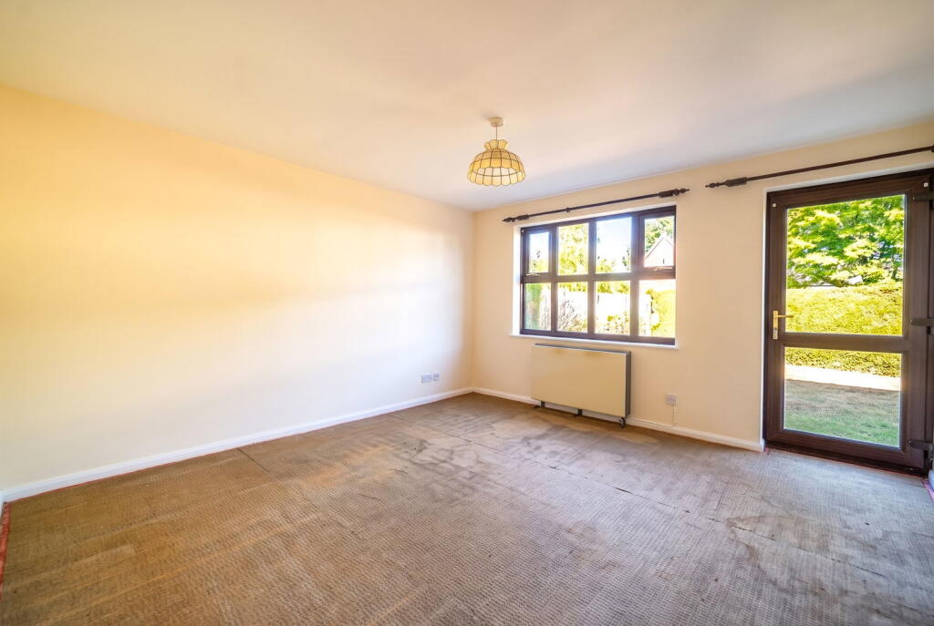 Pembroke Way, Hall Green photo 4
