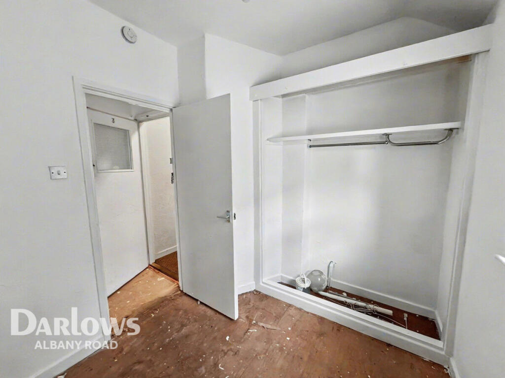Apartment in Cardiff, Roath - More