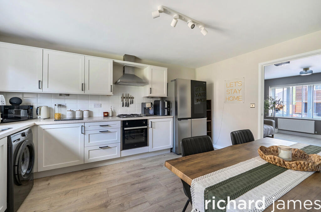 House in Swindon, Woodshaw, Royal Wootton Bassett - View 5